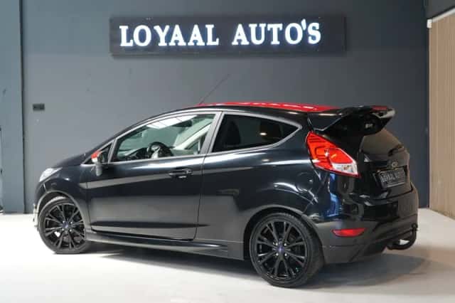 Ford Fiesta (2015) thumbnail 6