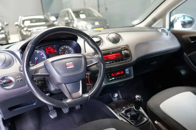 SEAT Ibiza (2012) thumbnail 2