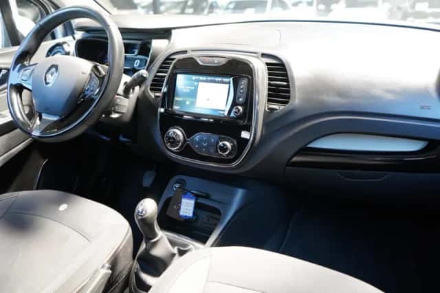 Renault Captur (2013) thumbnail 2