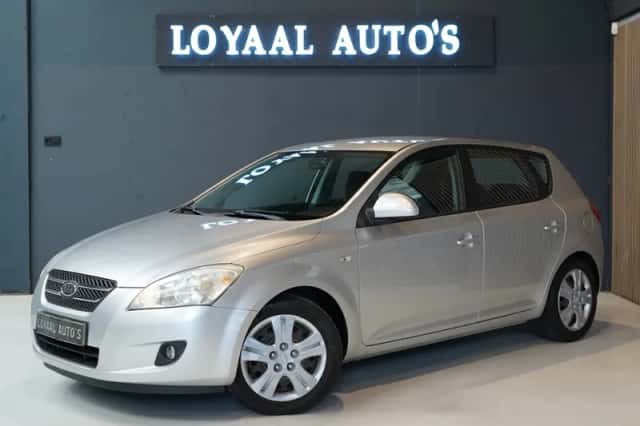 Kia Ceed (2009) thumbnail 4
