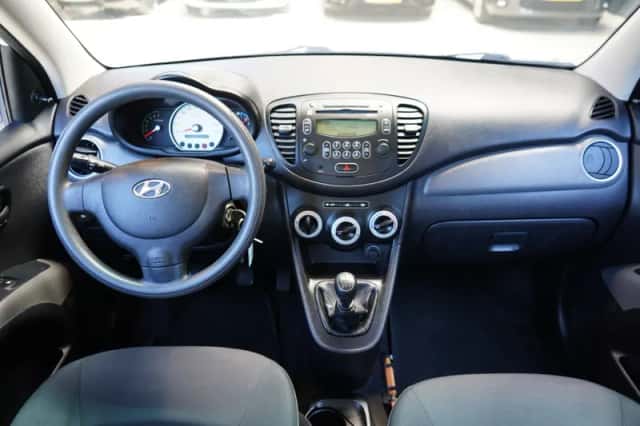 Hyundai i10 (2010) thumbnail 2
