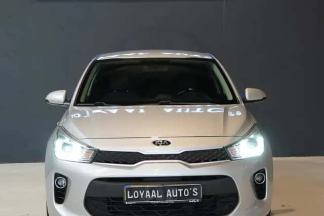 Kia Rio (2018) thumbnail 3