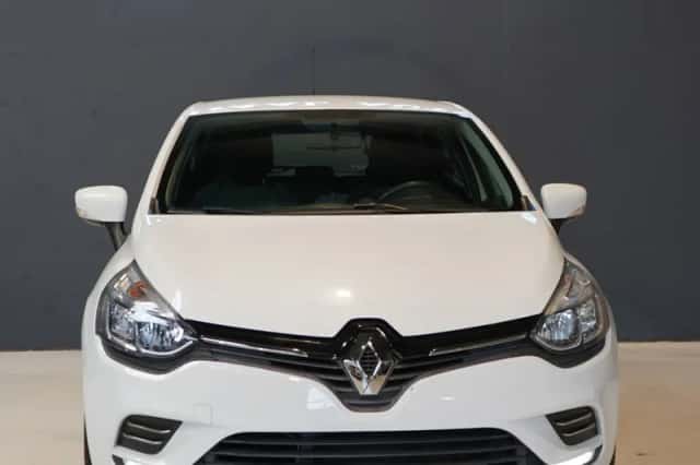 Renault Clio (2018) thumbnail 3