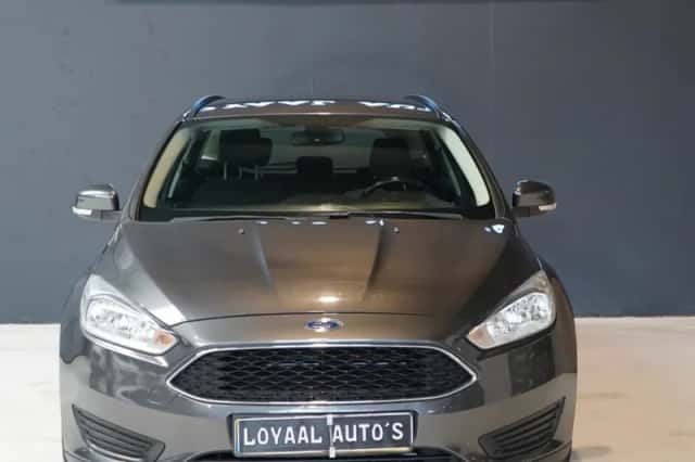 Ford Focus (2015) thumbnail 3
