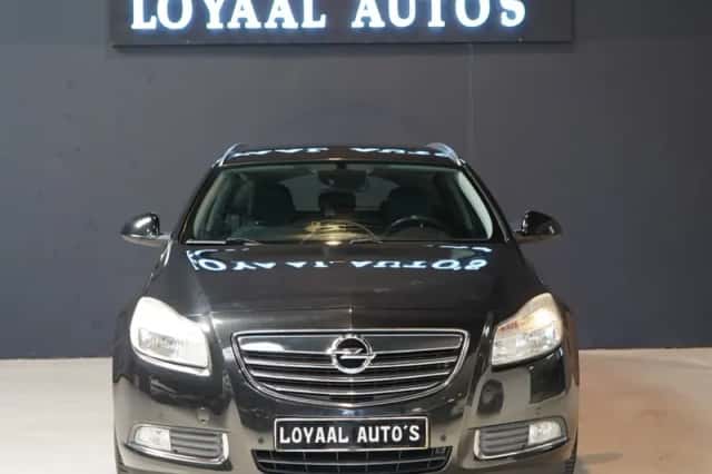 Opel Insignia (2012) thumbnail 3