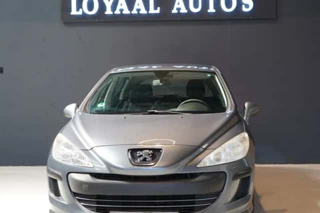 Peugeot 308 (2008) thumbnail 3