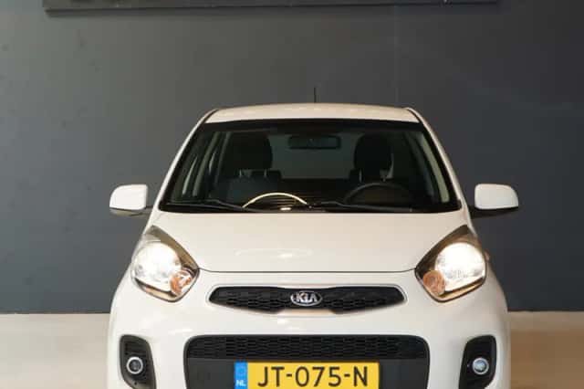 Kia Picanto (2016) thumbnail 2