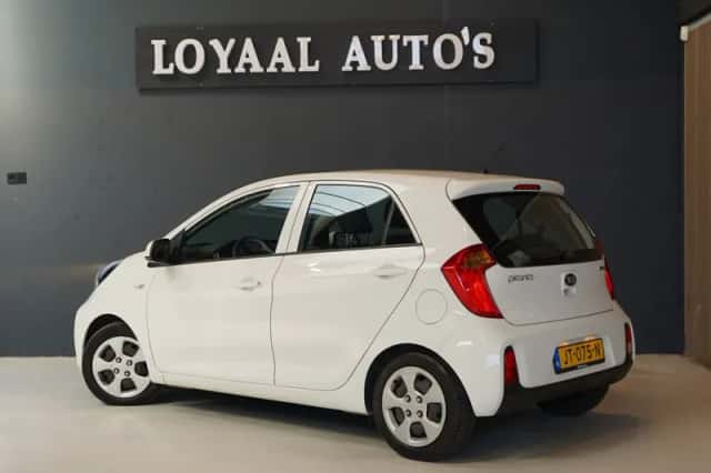 Kia Picanto (2016) thumbnail 4