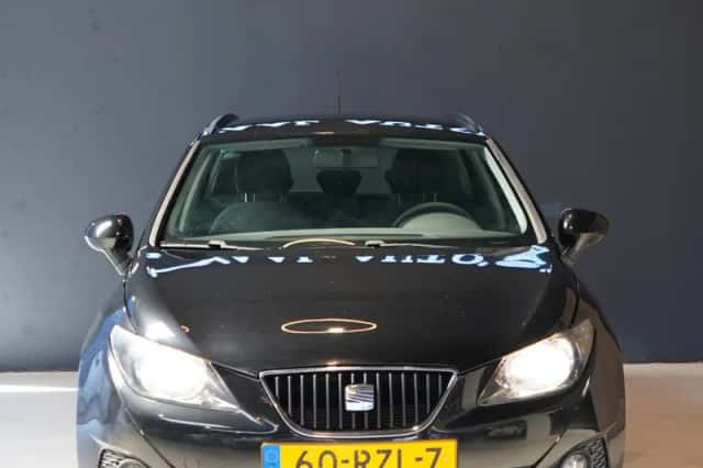 SEAT Ibiza (2011) thumbnail 2