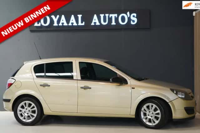 Opel Astra (2005) thumbnail 1
