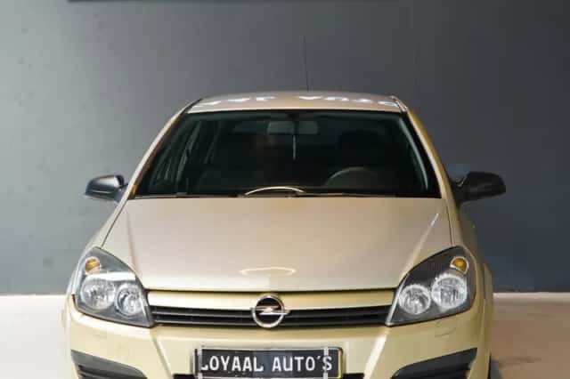 Opel Astra (2005) thumbnail 2