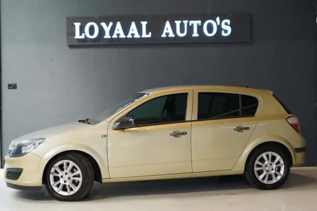 Opel Astra (2005) thumbnail 3