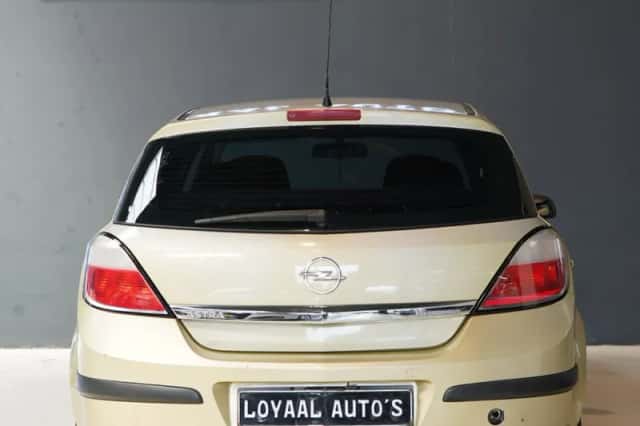 Opel Astra (2005) thumbnail 5