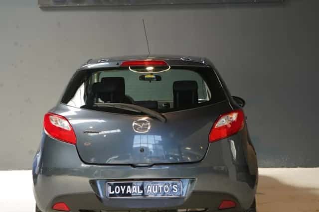 Mazda 2 (2010) thumbnail 5