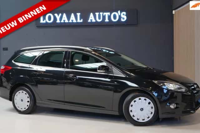 Ford Focus (2013) thumbnail 1