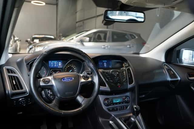 Ford Focus (2013) thumbnail 2