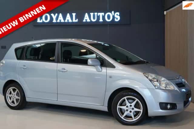 Toyota Verso (2008) thumbnail 1