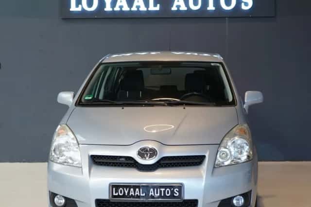 Toyota Verso (2008) thumbnail 3