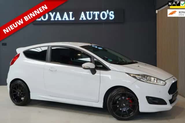 Ford Fiesta (2013) thumbnail 1