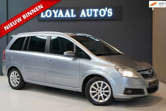 Opel Zafira (2008) thumbnail 1