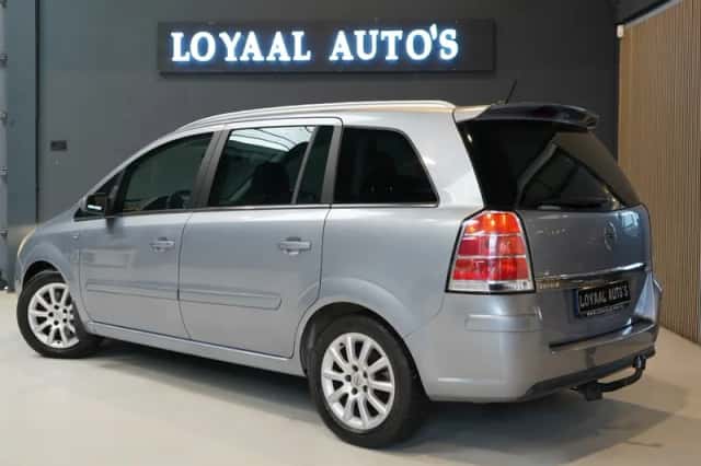Opel Zafira (2008) thumbnail 6