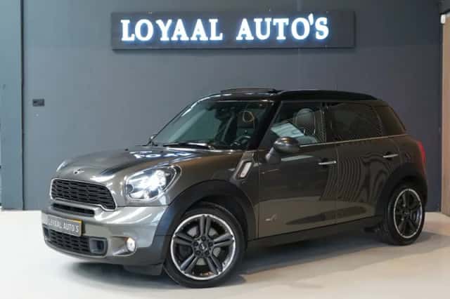 MINI Countryman (2013) thumbnail 4