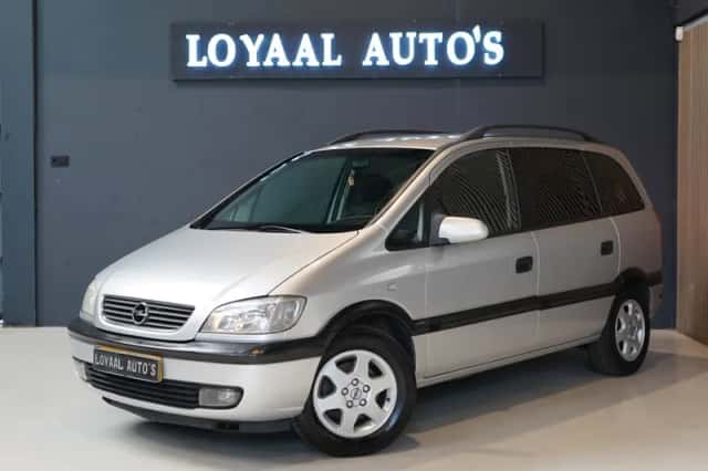 Opel Zafira (2001) thumbnail 4