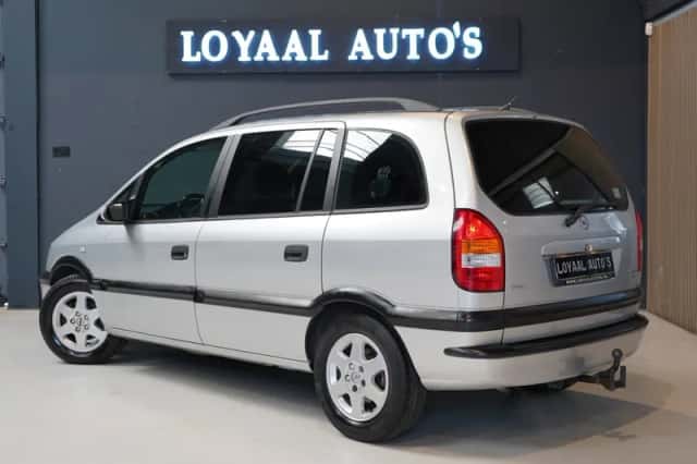Opel Zafira (2001) thumbnail 6