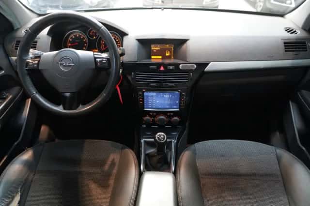 Opel Astra (2007) thumbnail 2