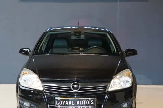 Opel Astra (2007) thumbnail 3