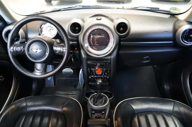 MINI Countryman (2011) thumbnail 2