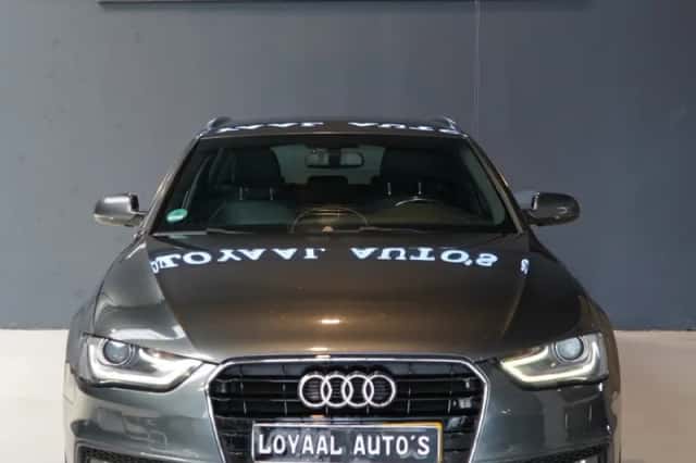 Audi A4 (2013) thumbnail 3