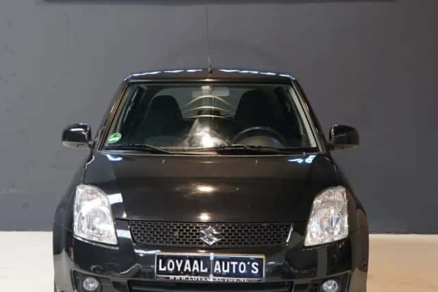 Suzuki Swift (2008) thumbnail 3