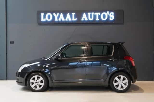 Suzuki Swift (2008) thumbnail 5
