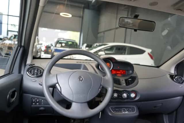 Renault Twingo (2012) thumbnail 2