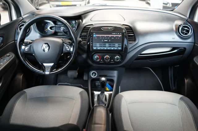 Renault Captur (2014) thumbnail 2