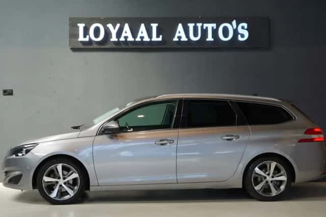 Peugeot 308 (2015) thumbnail 5