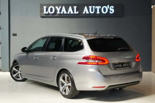 Peugeot 308 (2015) thumbnail 6