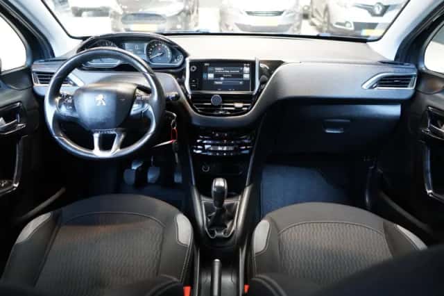 Peugeot 208 (2017) thumbnail 2