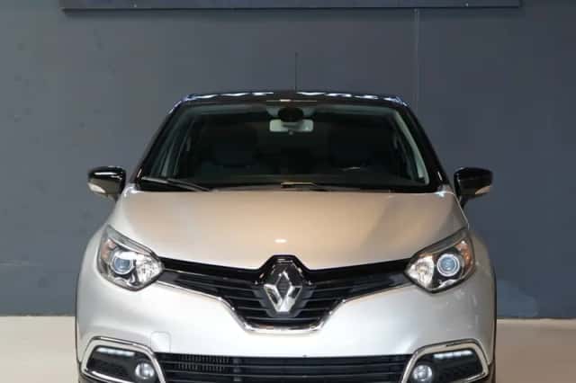 Renault Captur (2016) thumbnail 3