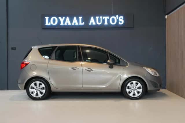 Opel Meriva (2010) thumbnail 5