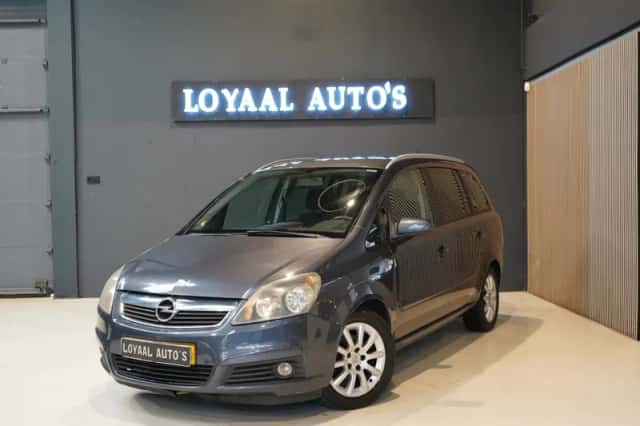 Opel Zafira (2007) thumbnail 4