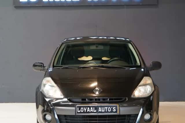 Renault Clio (2010) thumbnail 3
