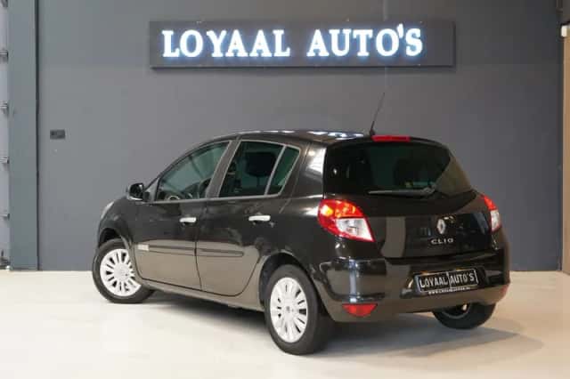 Renault Clio (2010) thumbnail 6