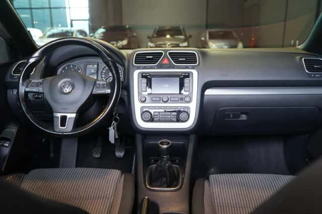 Volkswagen Eos (2010) thumbnail 2