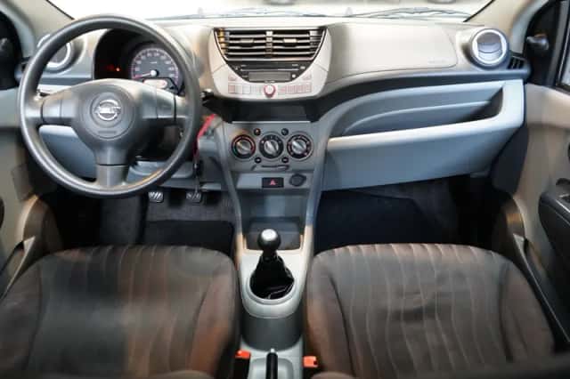Nissan Pixo (2010) thumbnail 2