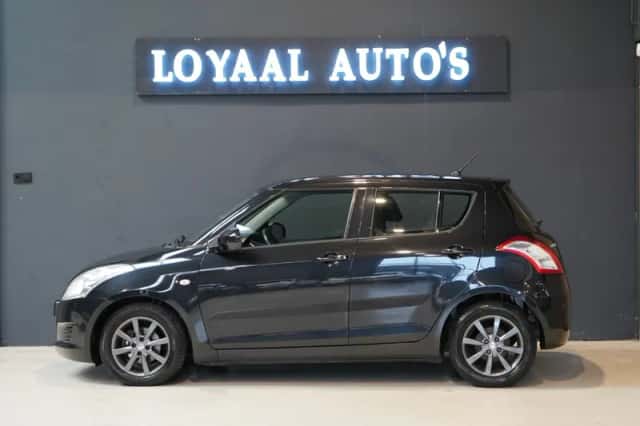 Suzuki Swift (2011) thumbnail 5