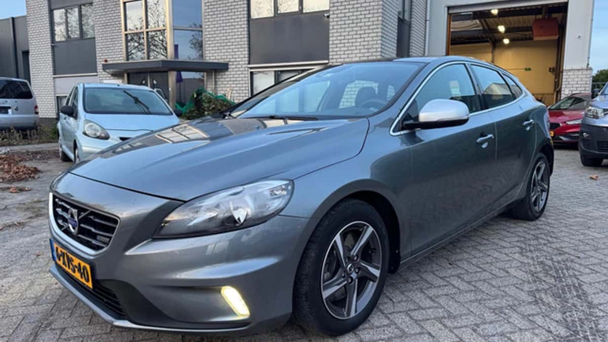 Volvo V40 (2014) — foto 1