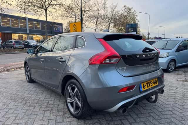 Volvo V40 (2014) thumbnail 3