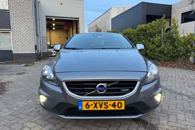 Volvo V40 (2014) thumbnail 5